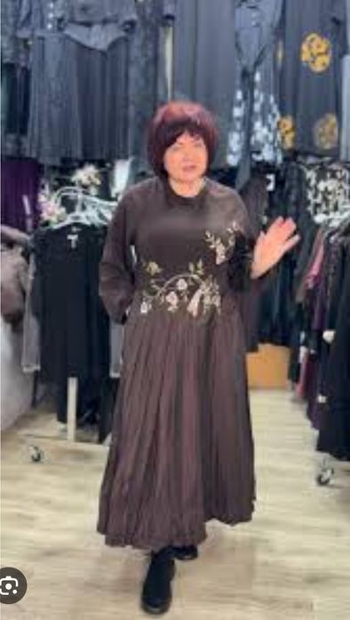 Шикарна жіноча сукня