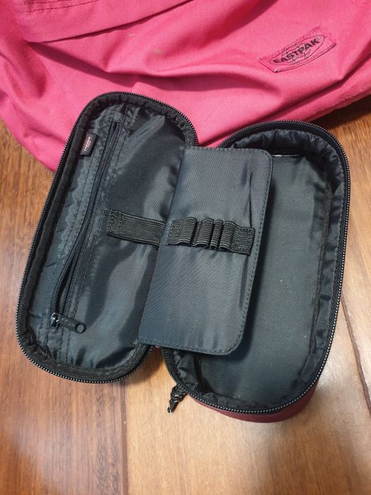 Conjunto mochila e 2 estojos Eastpak