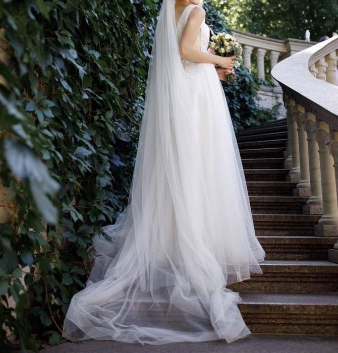 Продам весільну сукню