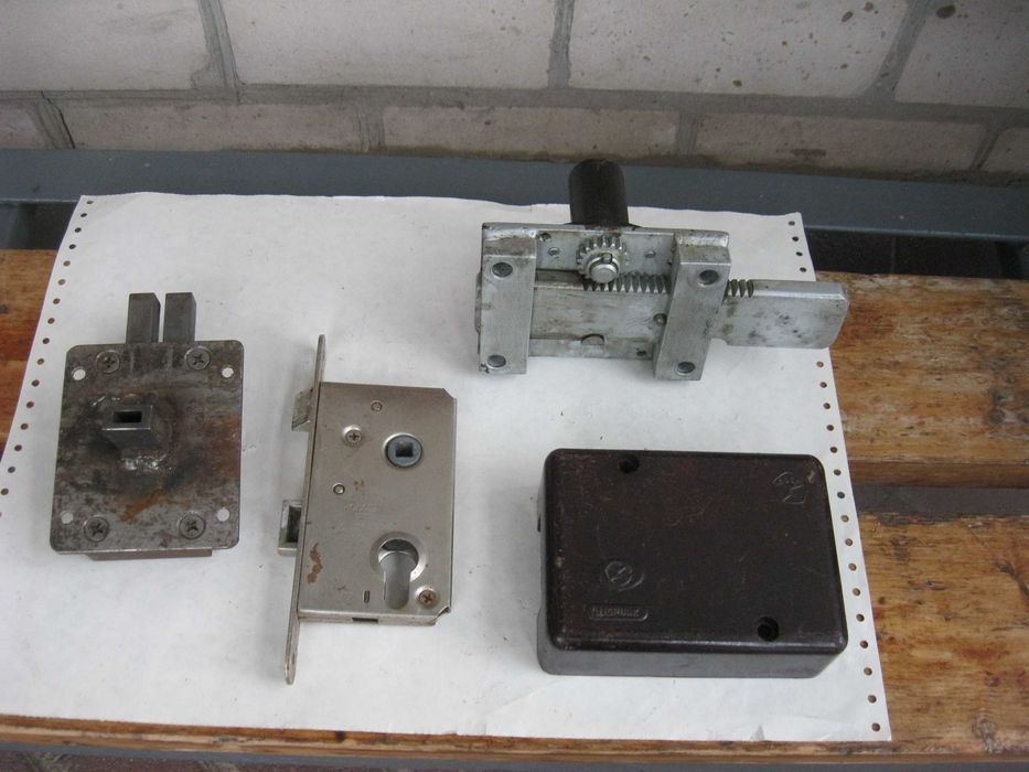 Продам замок дверной