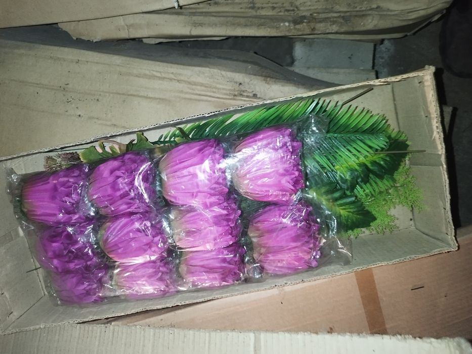 Sztuczne kwiaty, wiązanki, elementy, NOWE. Święto zmarłych, grób.