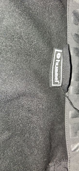Продам куртку hummel.