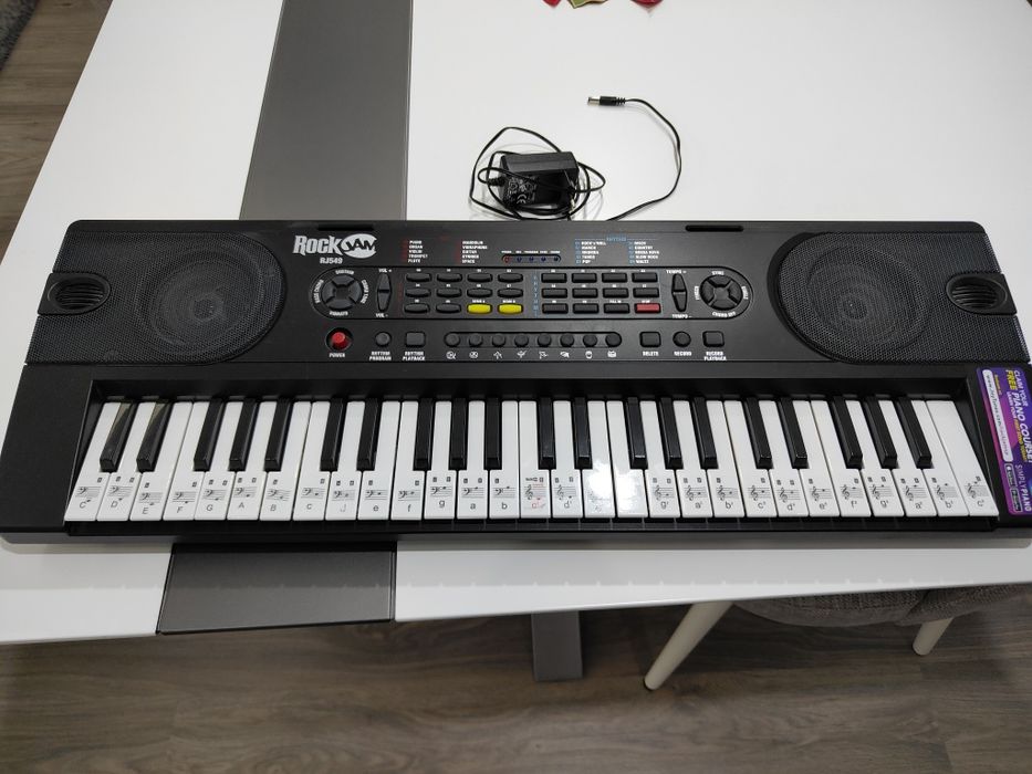 Piano digital 49 teclas