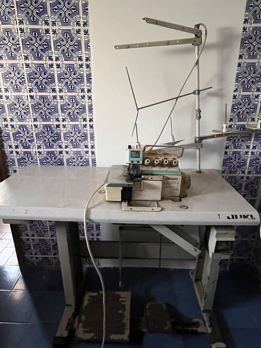 Maquina de corta e cose