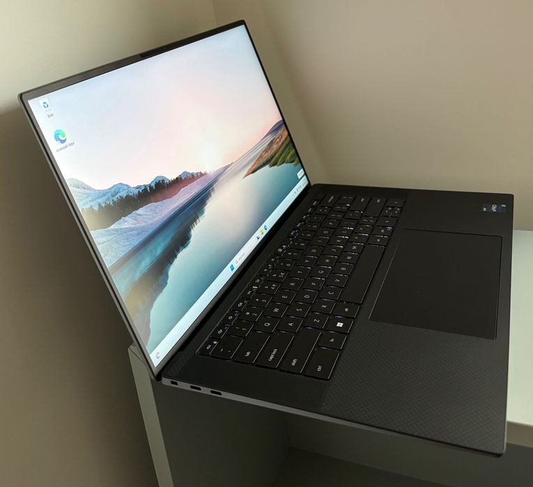 Laptop Dell Precision 5570• Intel i7-12800H•32GB RAM•NVIDIA RTX A1000