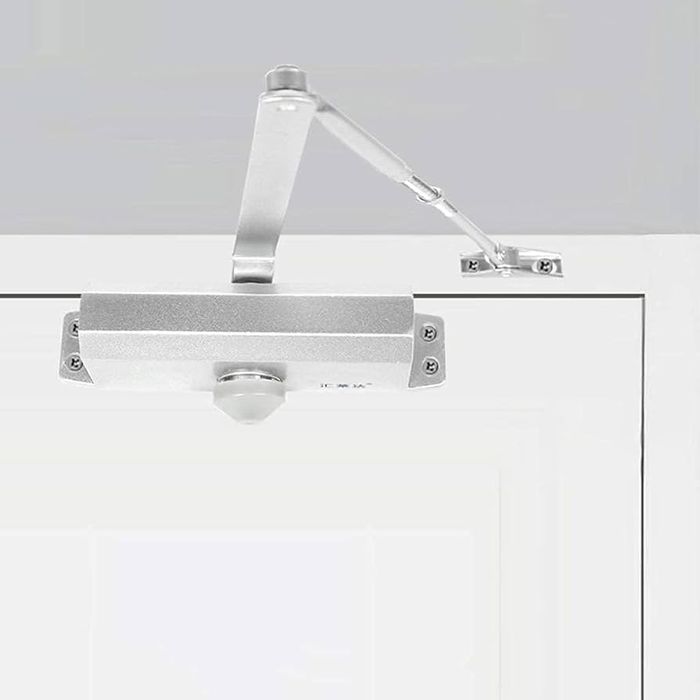 Samozamykacz do drzwi mieszkalnych