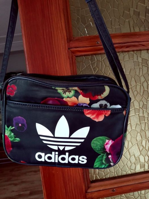 Torebka saszetka kolorowa mala damska Adidas
