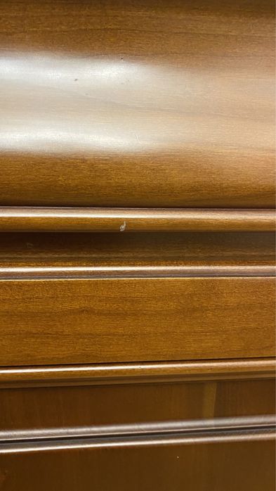 Aparador em madeira maciça