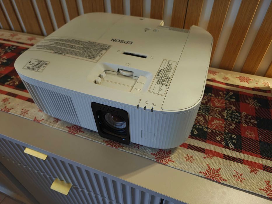 Projektor Epson dla graczy , kino domowe  tw6150 4k HDR