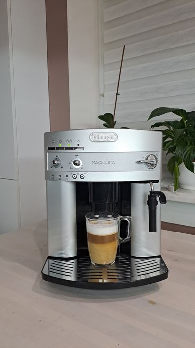 Кавомашина Delonghi Magnifica.