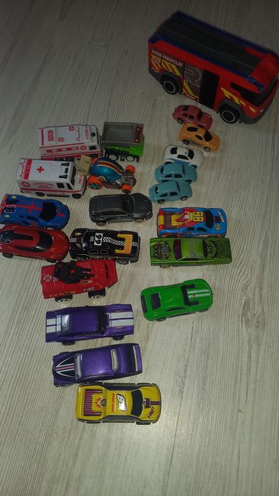 Продам машинки детские