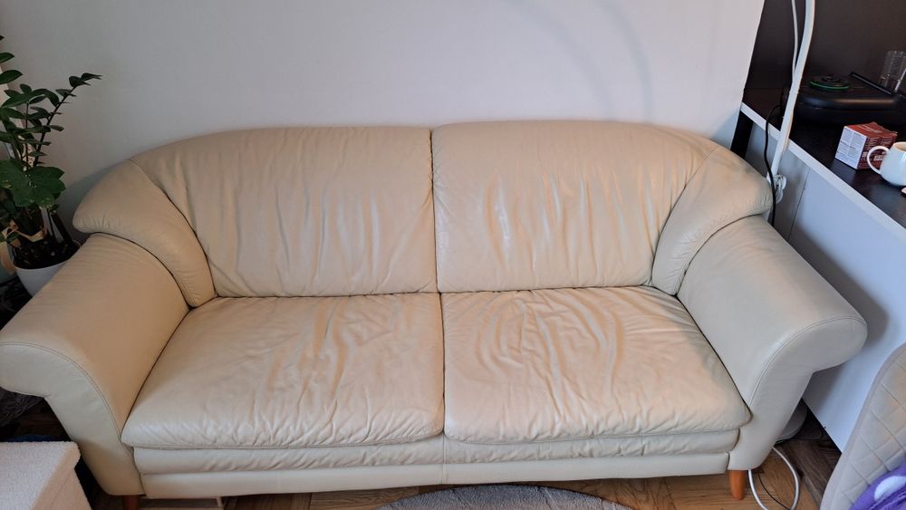 Skórzana sofa w dobrym stanie