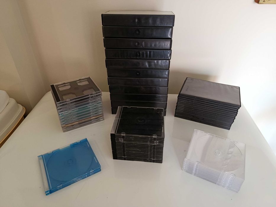 Caixas CDs e VHS Vazias