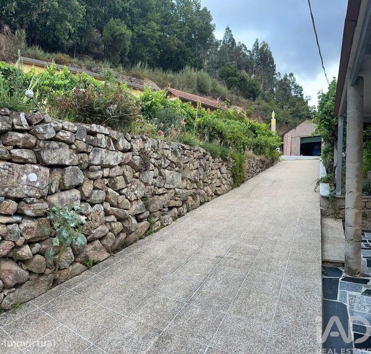 Quinta rural T4 em Valadares de 40000 m2