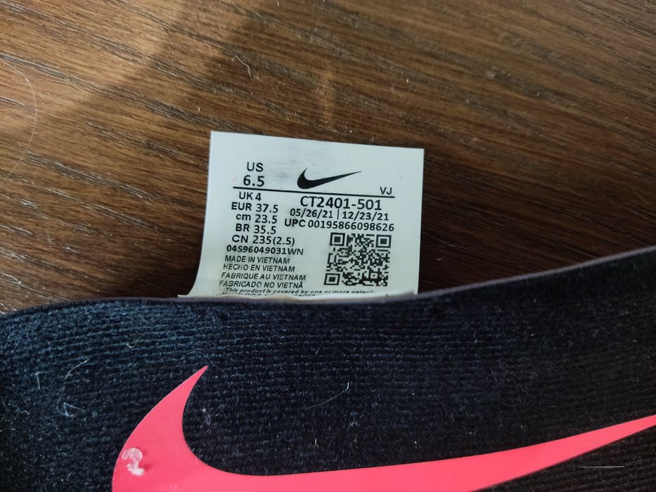 Бігові кросівки Nike Zoom Fly 4  розмір 37.5