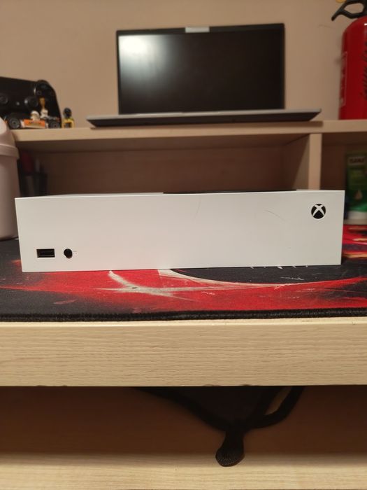 Xbox Series S 512GB z dwoma kontrolerami i akumulatorkami