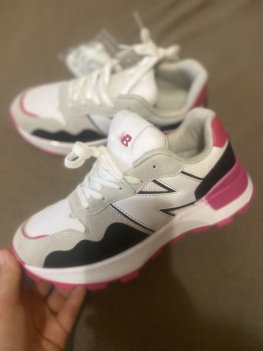 Нові кросівки New Balance