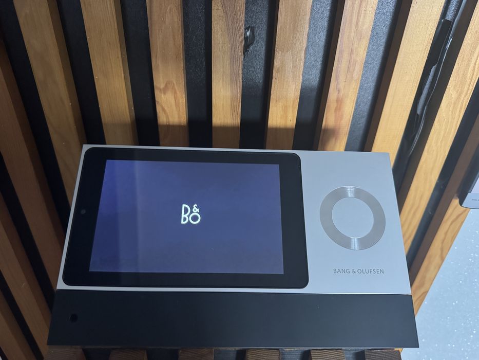 Bang olufsen moment