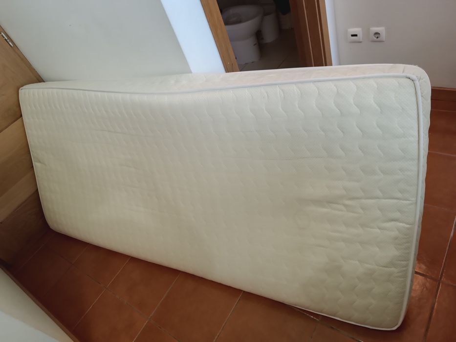 Colchão ortopédico como novo