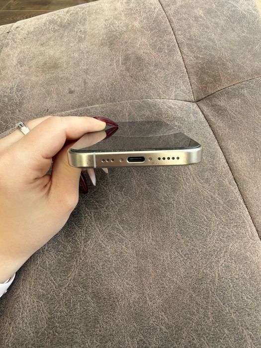 Iphone 15 pro  256 GB білий