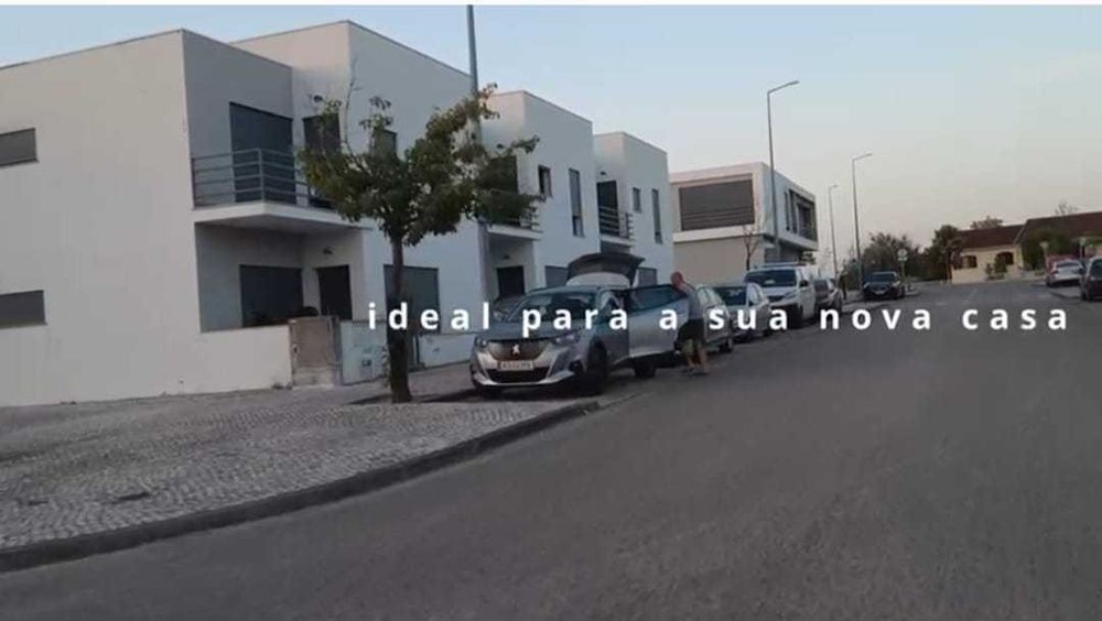A concretização de uma construção idealizada, num só lote de terreno.