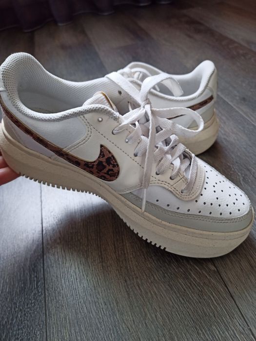 Шкіряні кросівки Nike кросовки