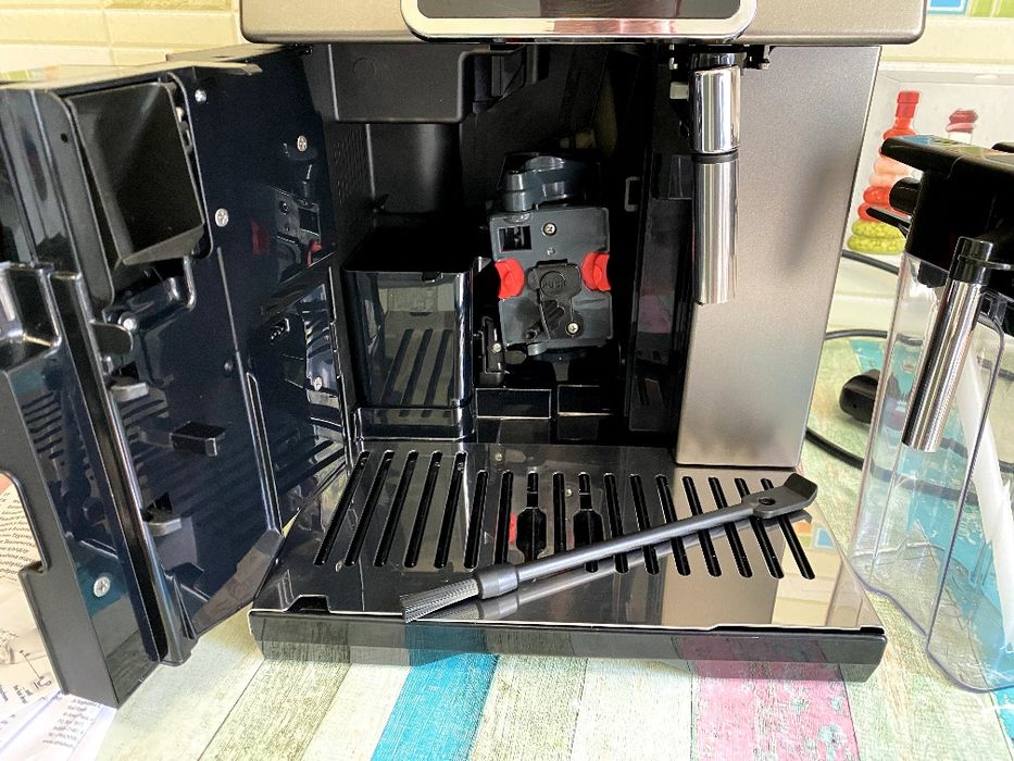 Кофемашина Delonghi ESAM 420.80 TB Perfecta Evo Кавомашина