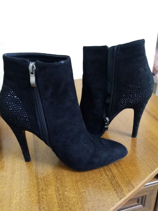 Ботинки на каблук у 37 р.