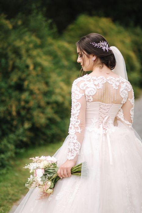 Весільна сукня