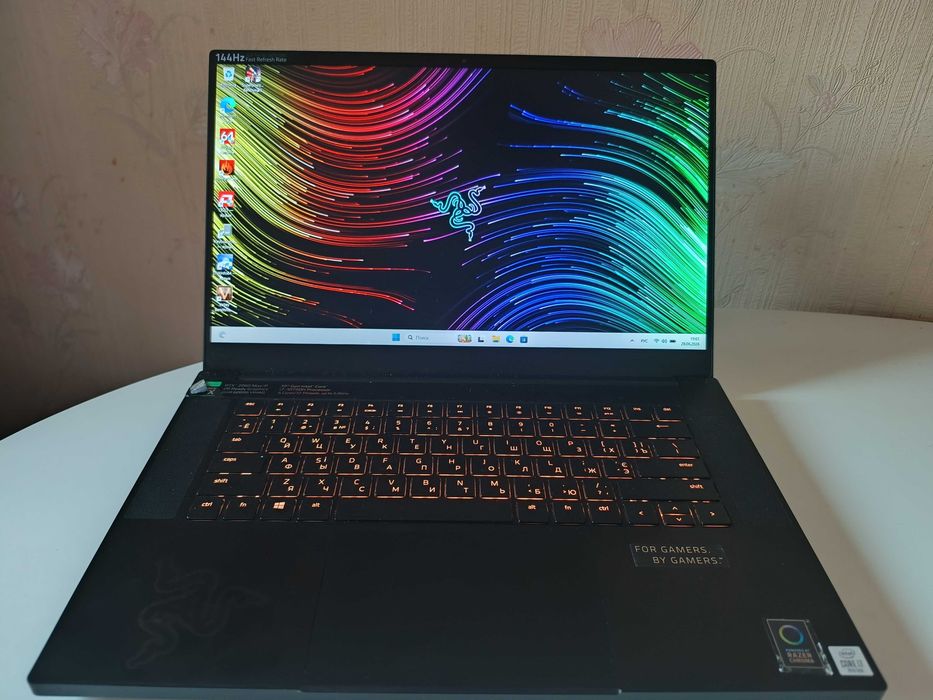 Razer Blade 15 i7-10750H 32Gb NVIDIA RTX2060 6Gb SSD1Tb 144Hz