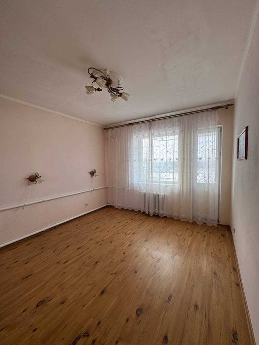 Продаж двоповерхового будинку для великої сім’ї в с. Хацьки