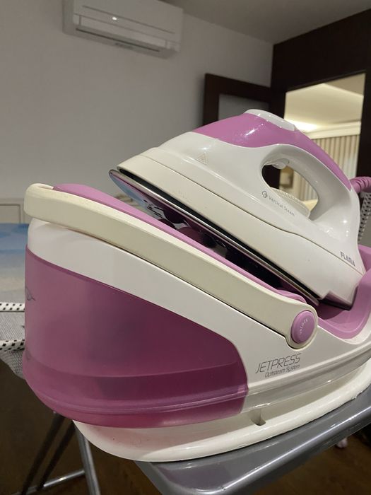Ferro de engomar a vapor com caldeira- Flama JetPress OptiSteam System