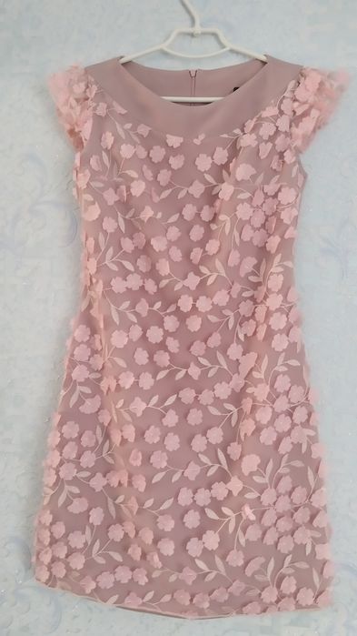 Продам плаття для дівчинки.