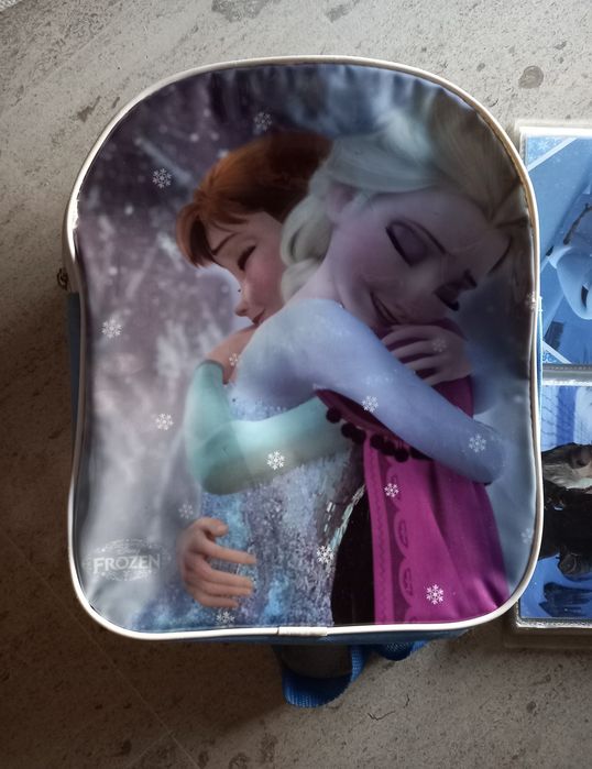 Mochila + colecção de postais Frozen