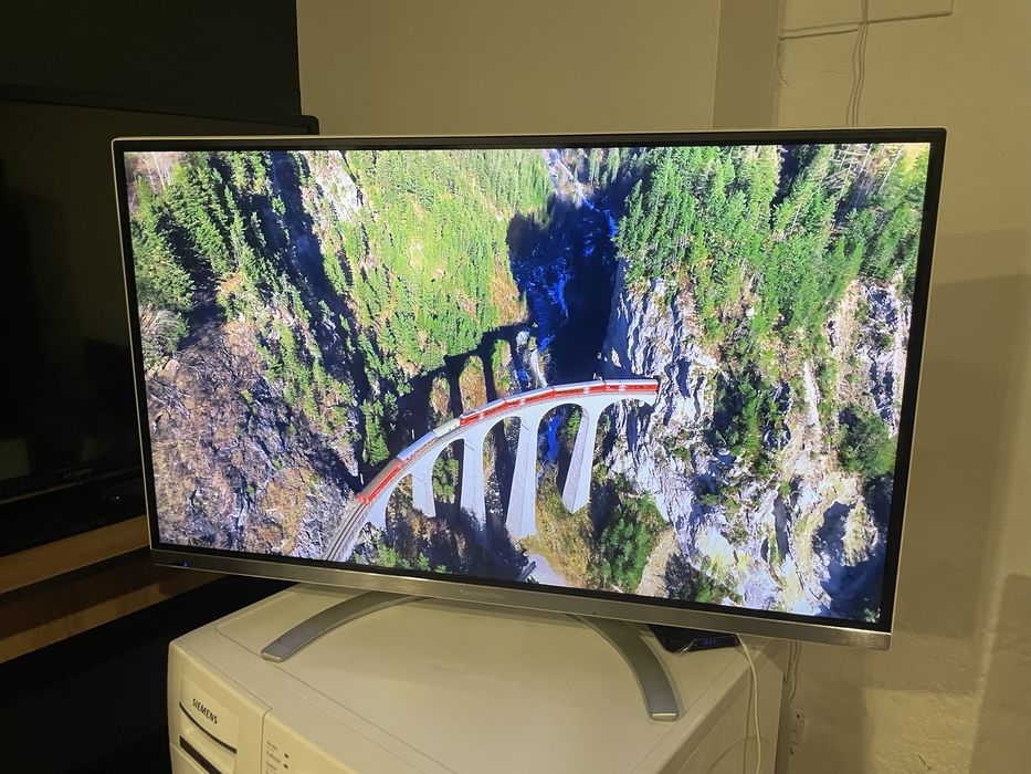 Телевізор TechniSat 40 Full HD + кріплення