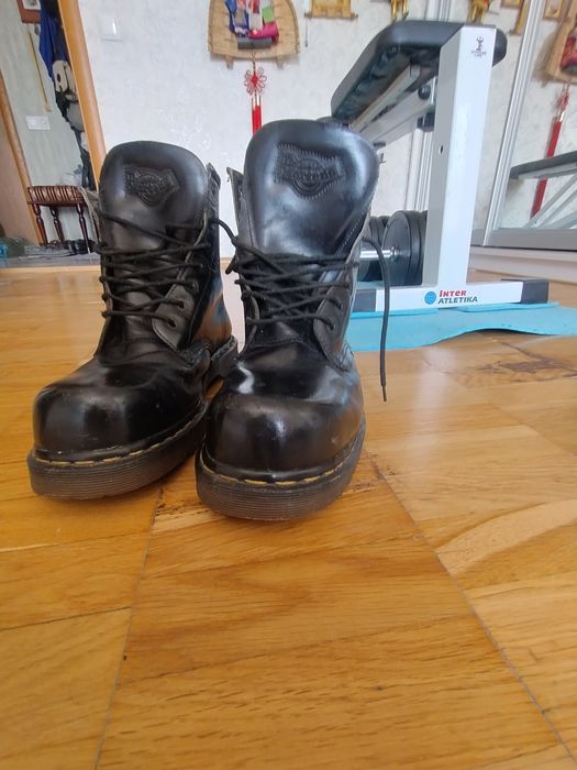 Продаю оригинальные Английские ботинки Dr Martens made in England.