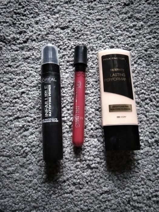 Kosmetyki fluid  max factor ivory pomadka baza L'Oreal