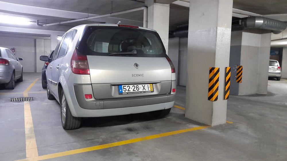 Carro em bom estado geral