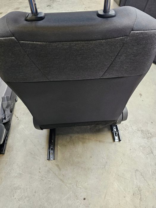 toyota yaris iv fotele kanapa środek