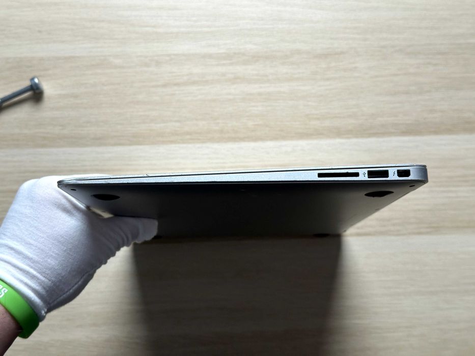 Topcase z ekranem MacBook Air 13" A1466 (2013–2017)