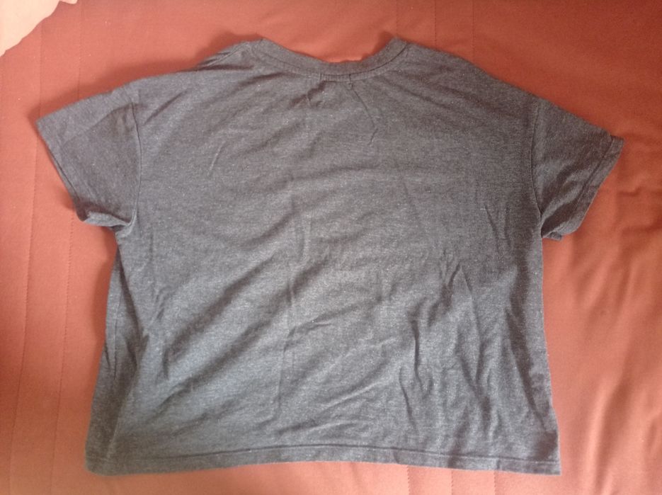 Szary crop top Jennyfer
