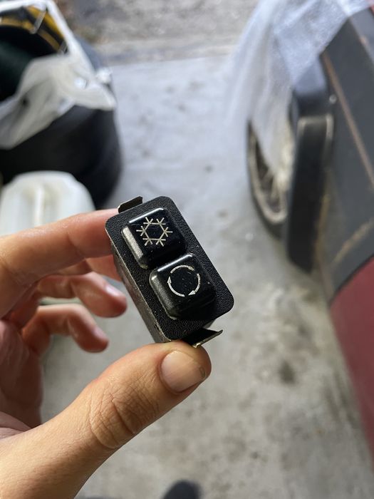 Продам кнопку кондиционера bmw e30