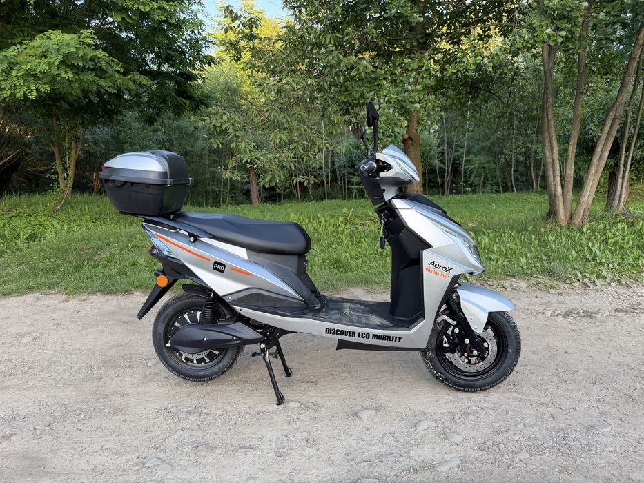Електроскутер AeroX 1500w 72w21A Літій Залізо Фосфат
