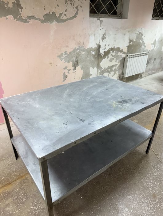 Столи виробничі острівні з полицею