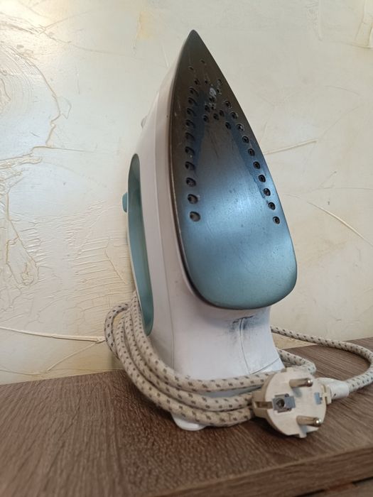 Праска утюг Binatone 1400w робоча