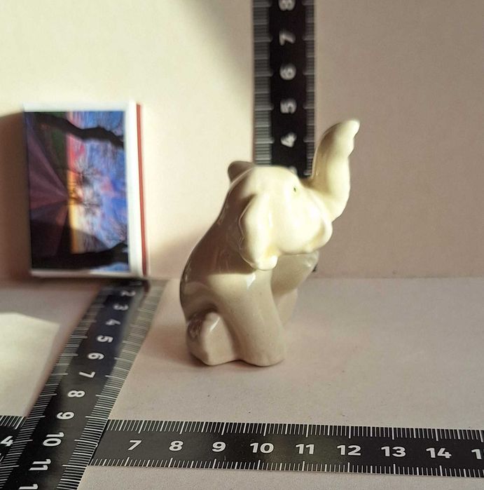 ceramiczny biały Słonik na szczęście 12