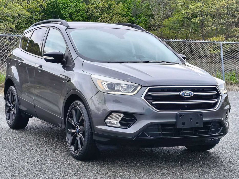 Ford Escape Titanium      2017