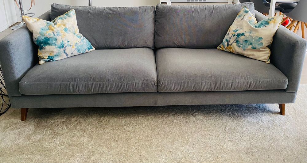 Sofá marca ANARIC - ultima OPORTUNIDADE