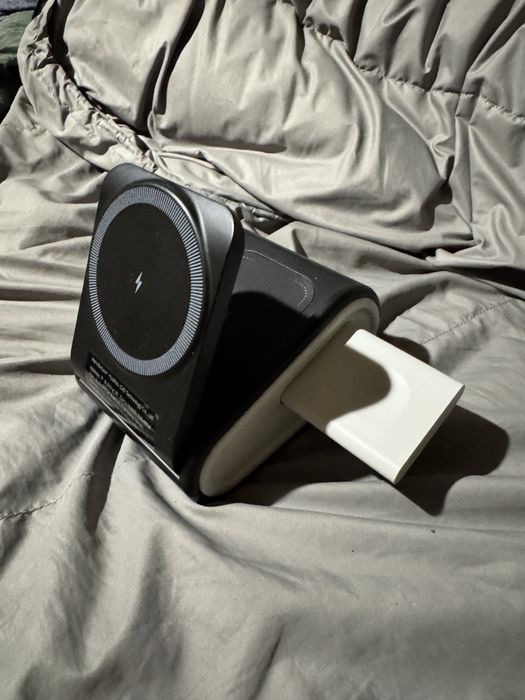 Беспроводная зарядка 3в1, с светильником.