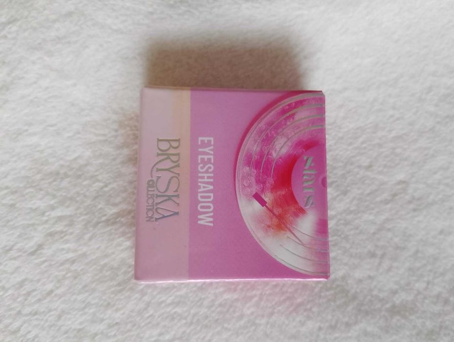 Stars from the Stars, Bryska, błyszczący cień do powiek 01 Jinx